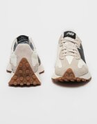 New Balance Спортни обувки 327 от еко кожа с велур Бял