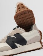 New Balance Спортни обувки 327 от еко кожа с велур Бял