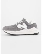 New Balance Спортни обувки 57/40 с велур - Бял/Сив