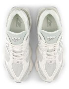 New Balance Спортни обувки 9060 с текстил и велур Слонова кост/Светло сив