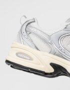 New Balance Унисекс мрежести тренировъчни обувки 530 с еко кожа Лавандула/Сребрист