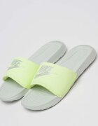 Nike Чехли Victori One с лого Светло сив/Бледозелен