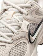 Nike Скосени спортни обувки V5 RNR с мрежеста материя Бежов
