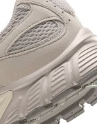 Nike Скосени спортни обувки V5 RNR с мрежеста материя Светло бежово