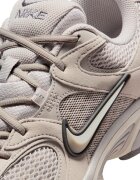 Nike Скосени спортни обувки V5 RNR с мрежеста материя Светло бежово
