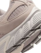 Nike Скосени спортни обувки V5 RNR с мрежеста материя Светло бежово