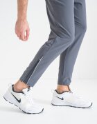 Nike Спортен панталон със стеснен крачол Каки