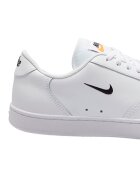 Nike Спортни обувки Court Vintage с кожа Бял