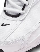Nike Спортни обувки Initiator с кожа Бял/Черен
