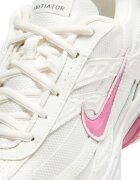 Nike Спортни обувки Initiator с кожа Слонова кост
