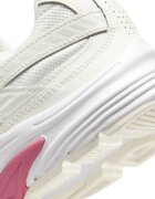 Nike Спортни обувки Initiator с кожа Слонова кост