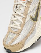 Nike Спортни обувки Initiator с велур Светло сив/Светло кафяво