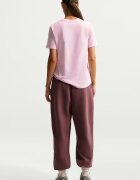 Nike Тениска Sportswear Club Essentials с овално деколте