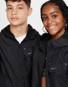 Nike Яке с качулка и три джоба Черен