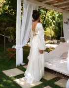 Nympha Clothing Разкроена макси рокля с широки ръкави Бежолтбежова