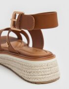 Pepe Jeans London Сандали с равна платформа с каишка с тока Канелено кафяво