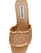 Steve Madden Едноцветни масивни сандали Бежов