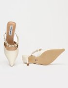 Steve Madden Заострени обувки Brecki със синтетика Мръснобял