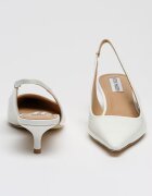 Steve Madden Заострени обувки Kari от еко кожа Бял