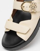 Tommy Hilfiger Кожени сандали с метално лого Бежов