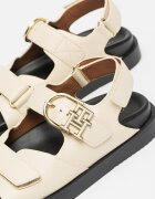 Tommy Hilfiger Кожени сандали с метално лого Бежов