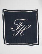 Tommy Hilfiger Квадратен копринен шал с конограми Бял/Черен
