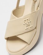 Tommy Hilfiger Скосени кожени сандали с кръстосани каишки Светло бежово