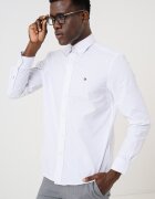 Tommy Hilfiger Слим риза с лого Бял
