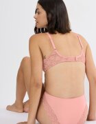 Triumph Бикини Amourette с дантела Пастелнорозов
