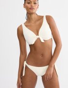 Triumph Горен бански Summer Dune с банели Слонова кост