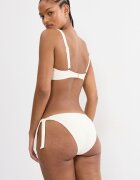 Triumph Горен бански Summer Dune с банели Слонова кост