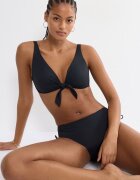 Triumph Подплатена горна част на бански Summer Twist Черен/Избеляло черно