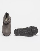 UGG Непромокаеми велурени боти Classic Mini II Сив