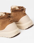 UGG Непромокаеми велурени боти Neumel Слонова кост/Карамел
