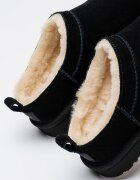 UGG Велурени боти Classic Micro Черен