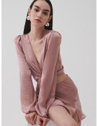 UNDERFLIRTY Къса сатинирана блуза Carina - Прашно розово