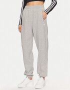 adidas Долнище анцуг Essentials Fleece IY9638 Сив Loose Fit
