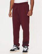 adidas Долнище анцуг Neuclassics JC9902 Червен Loose Fit