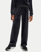 adidas Долнище анцуг Seasonal Essentials Holiday JN2231 Черен Regular Fit