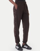 adidas Долнище анцуг Seasonal Essentials Leopard Print KA4720 Кафяв Regular Fit