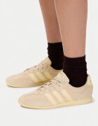 adidas Сникърси Barreda Lo Shoes KJ4747 Светлобежов