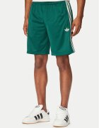 adidas Спортни шорти Firebird KE1376 Зелен Regular Fit