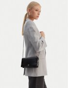 CALVIN KLEIN Дамска чанта Ck Metallic Wallet On Chain LV04F3320G Черен