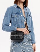 CALVIN KLEIN JEANS Дамска чанта Sculpted Camera Bag18 Mono K60K610275