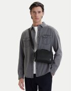 CALVIN KLEIN Мъжка чантичка Emblem Hw Camera Bag LV04D3291G Черен