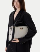 GUESS Дамска чанта Karnilla HWAG97 19070