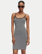 GUESS Ежедневна рокля W6YKAU Z1661 Slim Fit