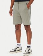 GUESS Спортни шорти Z6YD05 K5008 Зелен Regular Fit