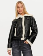 Pieces Яке от имитация на кожа Janelle 17141595 Regular Fit