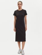 Puma Ежедневна рокля Her 685063 Regular Fit